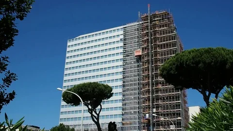 Unicredit Palace in recladding 库存影片 76626412