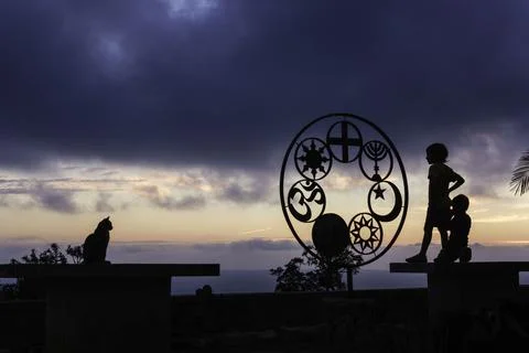 Unidad de las Religiones, 2007, escultura en hierro que rene  a las principal Stock Photos