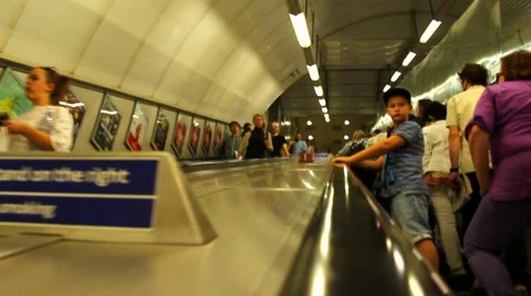 Unidentified  passengers on the escalator Vídeo Stock 52053204