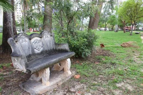 Unique carved limestone bench Spring Garden Point park Miami Florida Foto stock