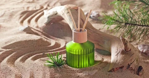 Unique fragrance diffuser smelling of summer and holidays. Vidéo 335108522