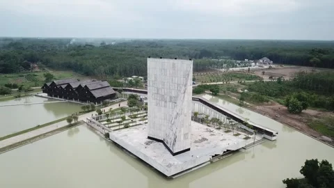 Unique mosque featuring modern architecture in West Tulang Bawang, Lampung Stockbeeldmateriaal 289289649