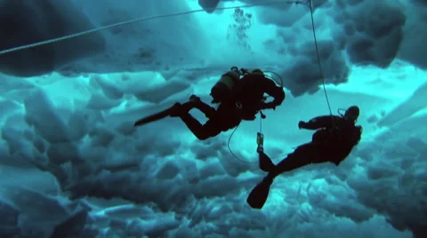 Unique scuba ice dive in Arctic at the geographic North Pole. Stock-Footage 62981979
