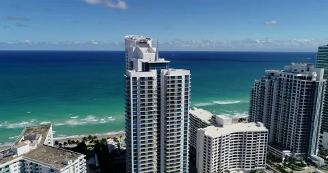 Unique tower in Hallendale Beach Stock Footage 172330442
