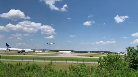 United Airlines B737 Stock Footage 270080233