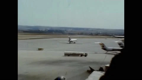 United kingdom 1974, Airplane moves airport 2 Vidéo