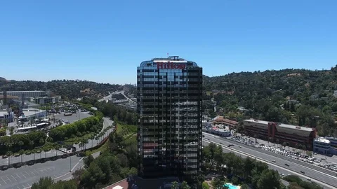 UNIVERSAL STUDIOS HILTON (Left to right) 動画素材 98462673