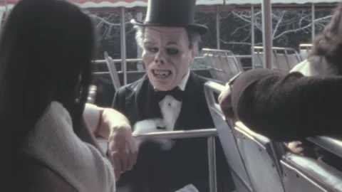 Theme Park Characters Stock Videos – Royalty-Free HD & 4K Videos | Pond5