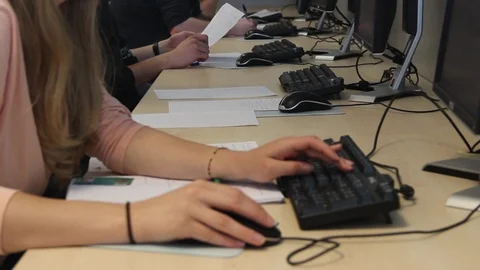 University students in the classroom using computer. 스톡 동영상 125621232