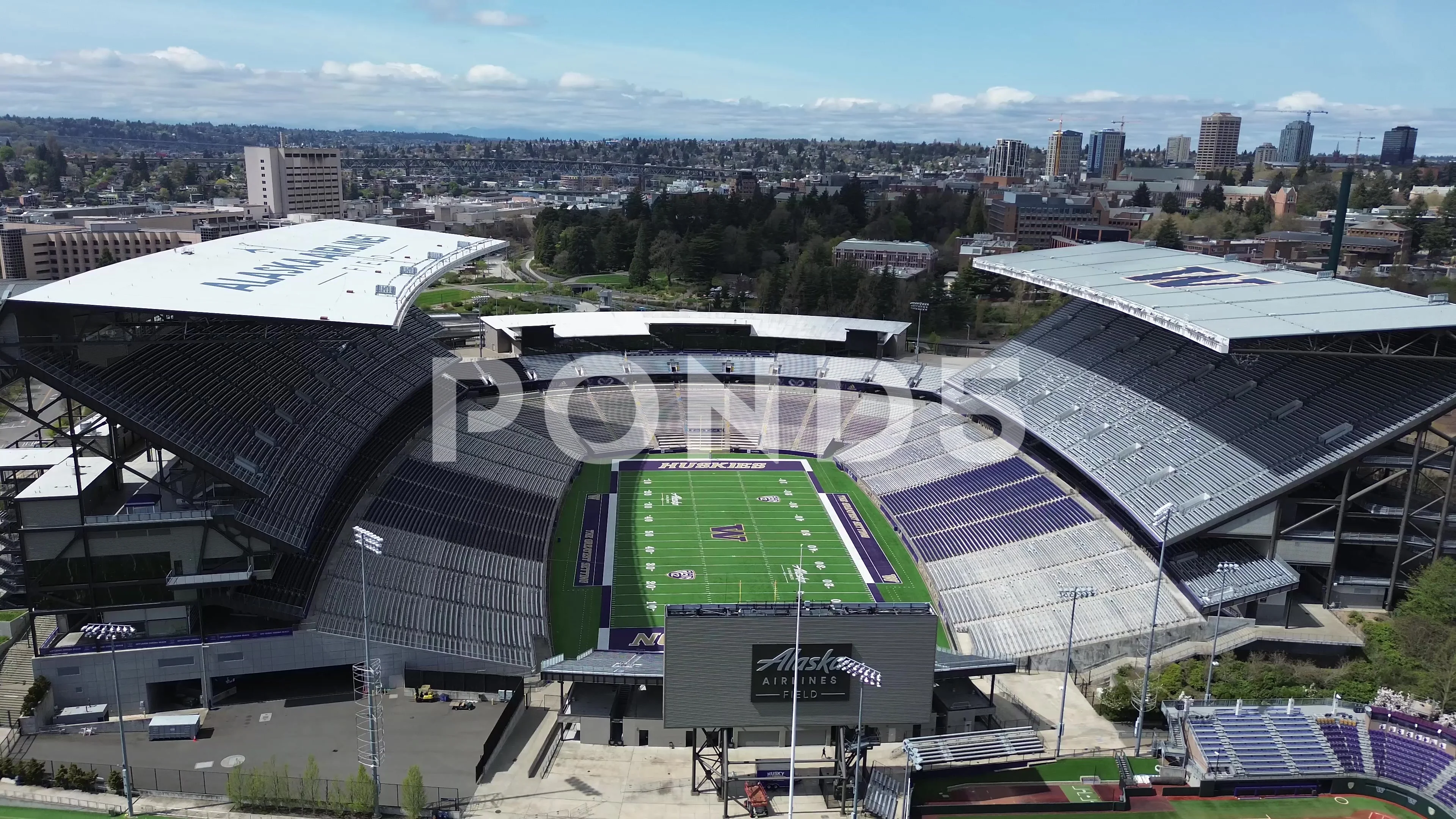 Washington Huskies Morning Links: Husky Royalty - UW Dawg Pound