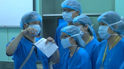 Unknown asian doctors are in training 스톡 동영상 129501971