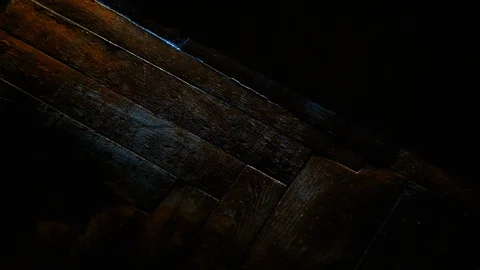 An unknown person put a note under the door Video stock 129768731