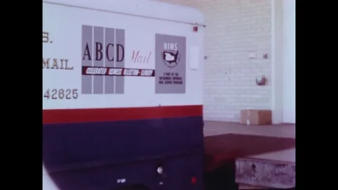 Unloading And Distributing Mail At The U.S. Treasury Department Vídeo Stock 119284320