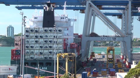 Unloading Container Ship, Port of Auckland Video stock 48988090