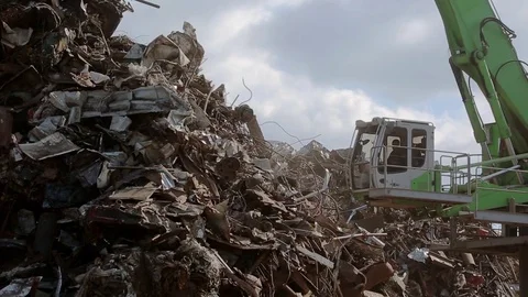 Unloading scrap metal m/s Stock Footage 71526366
