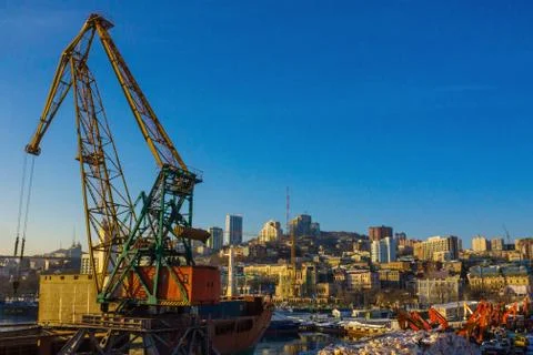 Unloading of the ship in the harbor. Foto stock