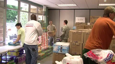 Unloading supplies at an emergency station Vidéo 8960098