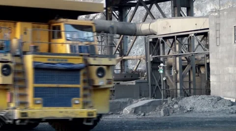 Unloading truck Stock Footage 49393577