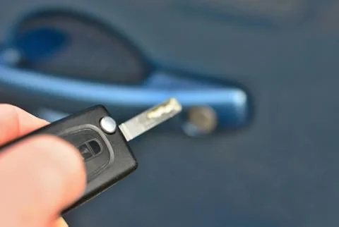 Unlocking the car with remote key Stock-Fotos