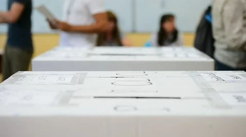 Unrecognizable people casting votes 動画素材 63881631
