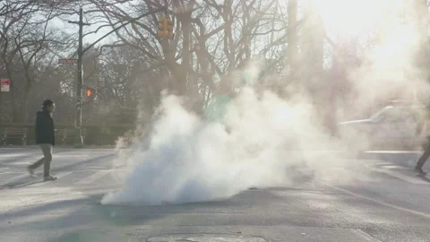 Unrecognizable people walking to work on a winter morning Video stock 262713759