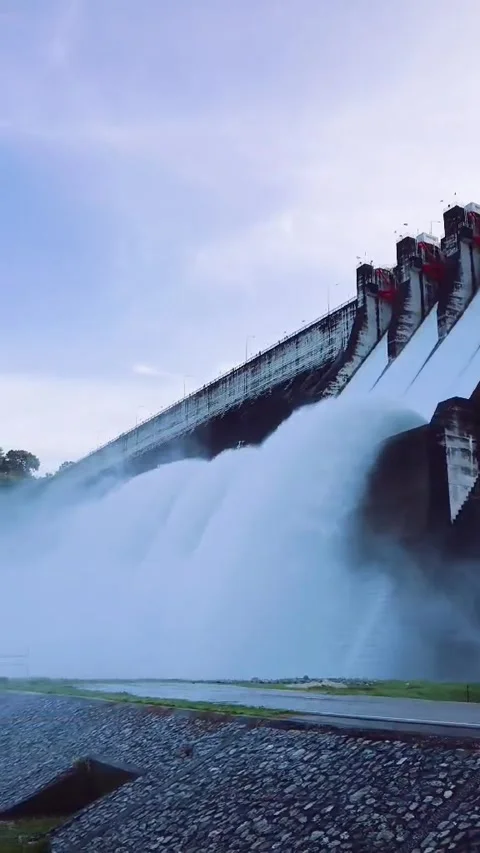 Unseen Spillway Video stock 319010725