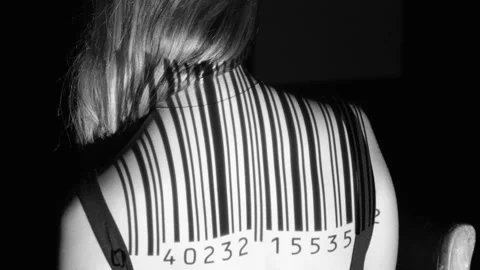 UPC code projected onto young womans back. She sways in her seat. Vidéo 187142242