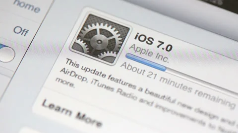 Upgrade to iOS7 Stock Footage 30035611