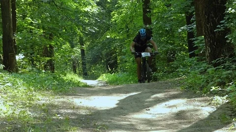 Uphill on a bicycle Видео 54990735