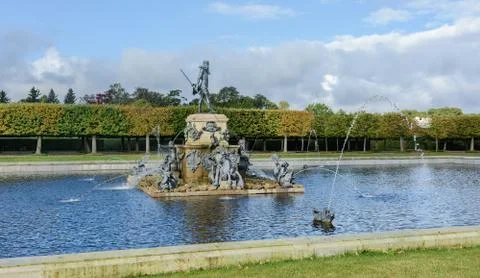The upper park was created under Tsar Peter I. It is located in Peterhof betw Foto stock