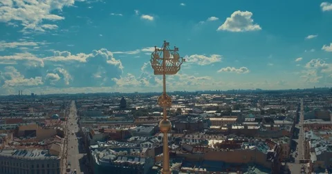 Upper part with clock of the tower of the Admiralty building timelapse in St 스톡 동영상 84379307