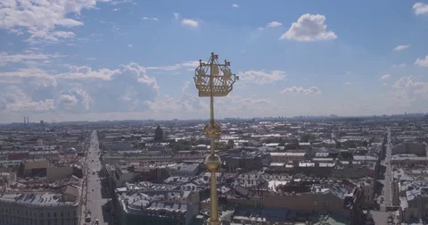 Upper part with clock of the tower of the Admiralty building timelapse in St 動画素材 84510929