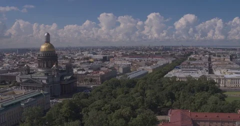 Upper part with clock of the tower of the Admiralty building timelapse in St 動画素材 84511044