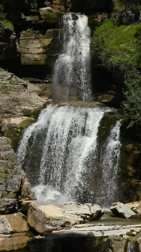 The upper part of the main waterfall at Kuhflucht Wasserfälle, vertical shot Video stock 260869367
