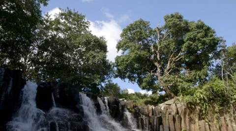 Upper rim of Rochester Falls Stock Footage 32189184