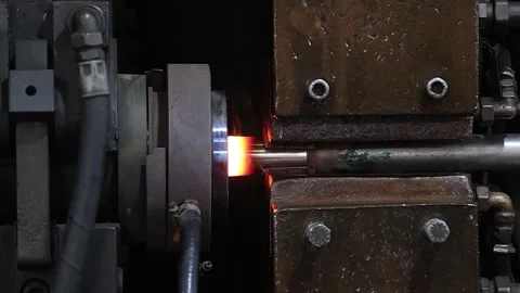 Upsetting forging process of bar convert to engine parts at factory. 스톡 동영상 303477526