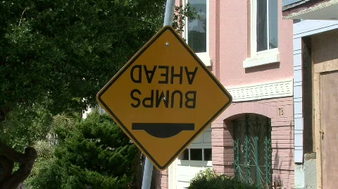Upside Down Bumps Ahead road sign (CU) 库存影片 78701