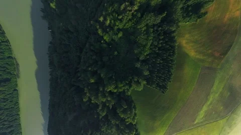 Upside Down Drone Rotation into Danube Valley Panorama and Descent Vídeo Stock 345023252