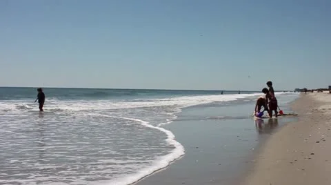 UpTheShore.mp4 動画素材 11024476