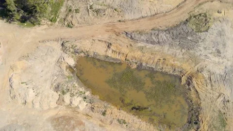 Urban Development – Slow descent to above muddy pond Vidéo 146770371