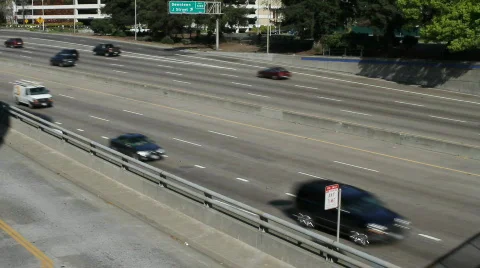 Urban Freeway Traffic Stockbeeldmateriaal 676315