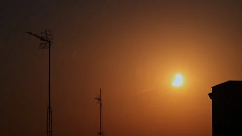 Urban Partial Solar Eclipse Crescent Madrid Rooftop Communication Antennas Vidéo 347495156