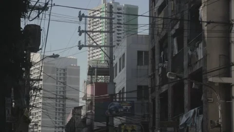 Urban poor community in Sta. Mesa, Manila Stock Footage 230090423