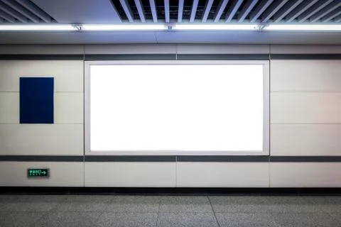 Urban Subway Underground Billboard Rectangular White Mockup City Advertisemen Foto stock