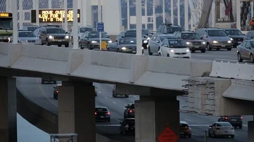 Urban two level bridge freeway time lapse Stock Footage 86125081