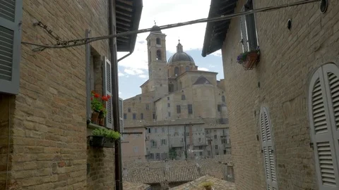 Urbino duomo e tower Video stock 78155101