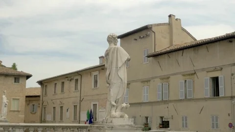 Urbino statua Stock Footage 78156617