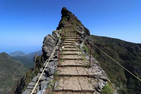  Urlaub auf Madeira 29.03.2023 Im Bild: Wanderweg zwischen dem Pico do Ari... Stock Photos
