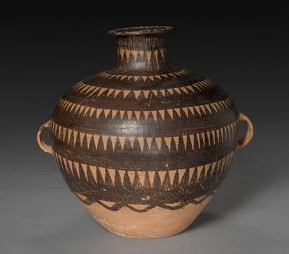 Urn with Triangular Patterns, c. 3300c. 2000 BC. Northwest China, Neolithic.. 스톡 사진