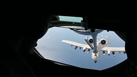 U.S. Air Force A-10 Thunderbolt air to air refuelling Видео 227159935